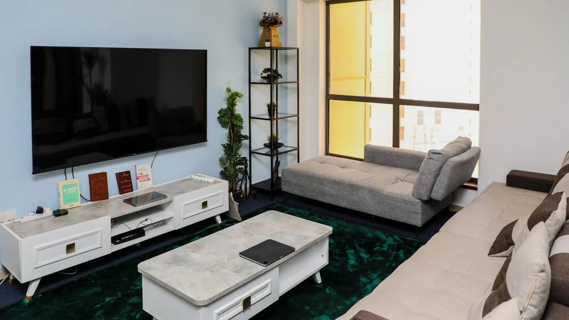 Bed & Breakfast Place Of Peace Hostel Dubai